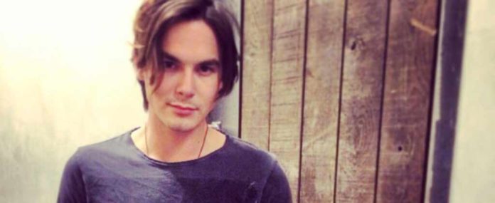 STYLE : Tyler Blackburn wearing All Saints t-shirt