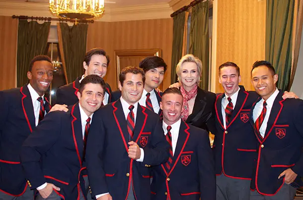GLEE : Jane Lynch et les Warblers participent au dîner de bienfaisance de l’American australian association