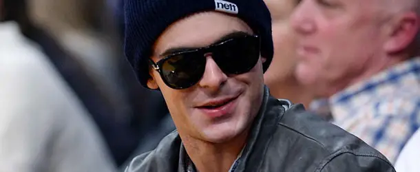 ZAC EFRON : Bonnet Neff et veste Members Only pour voir les Lakers