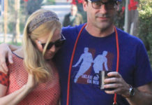PEOPLE : Jon Hamm en balade avec madame et le chien