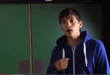 STYLE : comme Max Mertens de la série TYPIQUE, osez le sweat à capuche