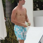 schwarzenegger-miami-03282014-01c