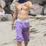 Orlando Bloom Goes Shirtless In Malibu