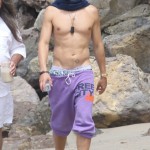 Orlando Bloom Goes Shirtless In Malibu