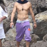 Orlando Bloom Goes Shirtless In Malibu