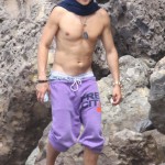 Orlando Bloom Goes Shirtless In Malibu