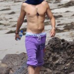 Orlando Bloom Goes Shirtless In Malibu