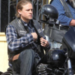 charlie-hunnam-sons-of-anarchy-05302014-13-610×340