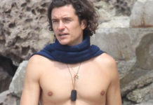 SEXY : Orlando Bloom, shirtless on the beach