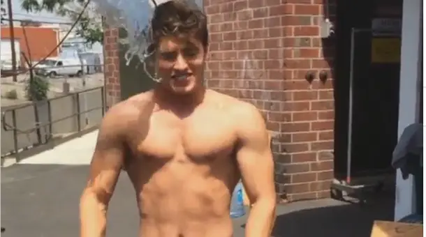 ICE BUCKET CHALLENGE : Gregg Sulkin and his surprising declaration
