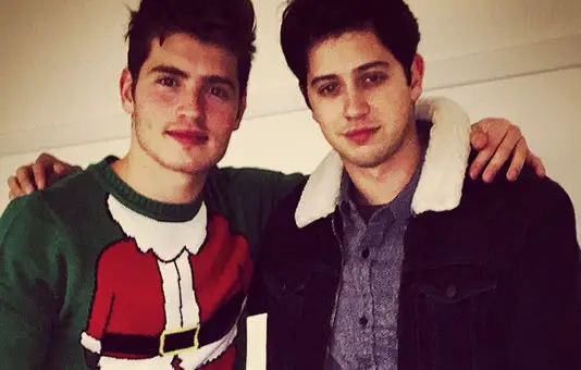 CHRISTMAS : Christmas Jumper day with Gregg Sulkin