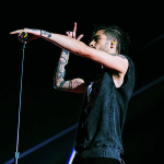 zaynmtvsweatshirt06