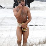 Semi-Exclusive… Zac Efron Strips Down On The Set Of « Dirty Grandpa »