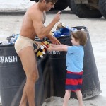 Semi-Exclusive… Zac Efron Strips Down On The Set Of « Dirty Grandpa »