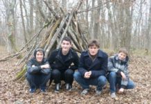 STREET STYLE : Alary Brothers like the blue