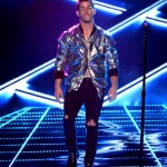 Nick-Jonas-Silver-Bomber-Jacket-Ripped-Black-Denim-Jeans-2015-Billboard-Music-Awards-Picture-002-800×989