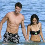pierson-fode-shirtless-hawaii-09022015-lead01-900×675