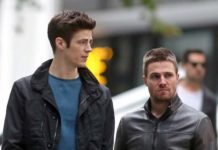 THE FLASH/ARROW : Grant Gustin and Stephen Amell spooning