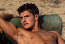 SEXY : Gregg Sulkin met le paquet pour Flaunt