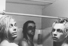 SEXY : R5 showering