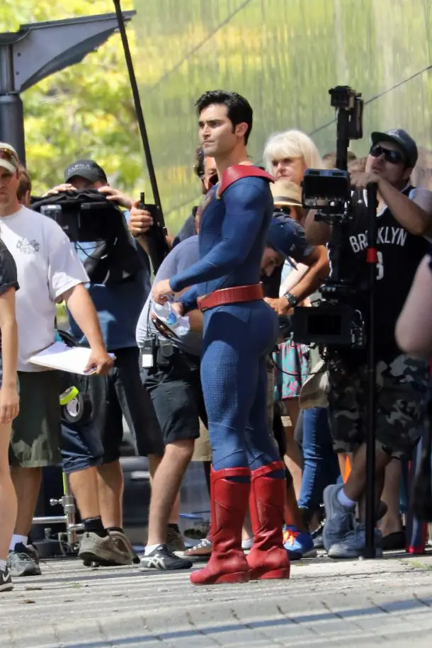 155498, FIRST ON SET PHOTOS - Tyler Hoechlin suits up as Superman as he films scenes for Supergirl in Vancouver. Vancouver, Canada - Friday July 29, 2016. Photograph: © Kred, PacificCoastNews. Los Angeles Office (PCN): +1 310.822.0419 UK Office (Photoshot): +44 (0) 20 7421 6000 sales@pacificcoastnews.com FEE MUST BE AGREED PRIOR TO USAGE
