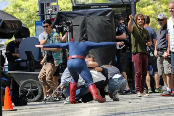 155498, FIRST ON SET PHOTOS - Tyler Hoechlin suits up as Superman as he films scenes for Supergirl in Vancouver. Vancouver, Canada - Friday July 29, 2016. Photograph: © Kred, PacificCoastNews. Los Angeles Office (PCN): +1 310.822.0419 UK Office (Photoshot): +44 (0) 20 7421 6000 sales@pacificcoastnews.com FEE MUST BE AGREED PRIOR TO USAGE