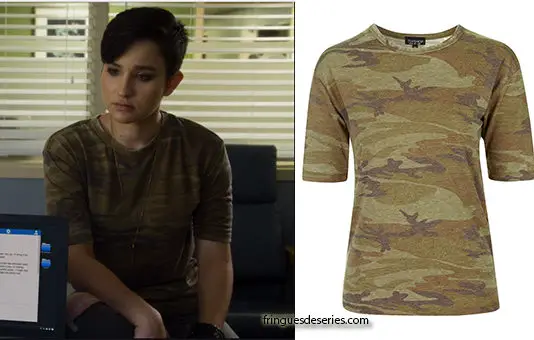 SCREAM : Audrey (Bex Taylor-Klaus) with a camo tee in s2ep11