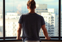 SKINS : Mitch Hewer in São Paulo