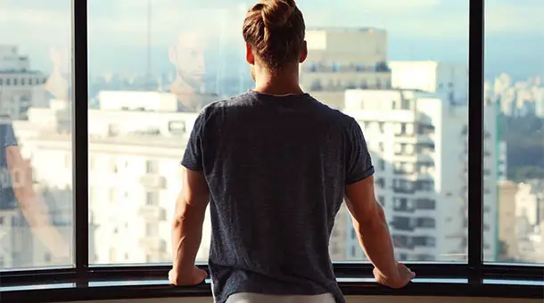 SKINS : Mitch Hewer in São Paulo