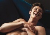 SEXY : les abdos de Shawn Mendes dans l’Uomo Vogue