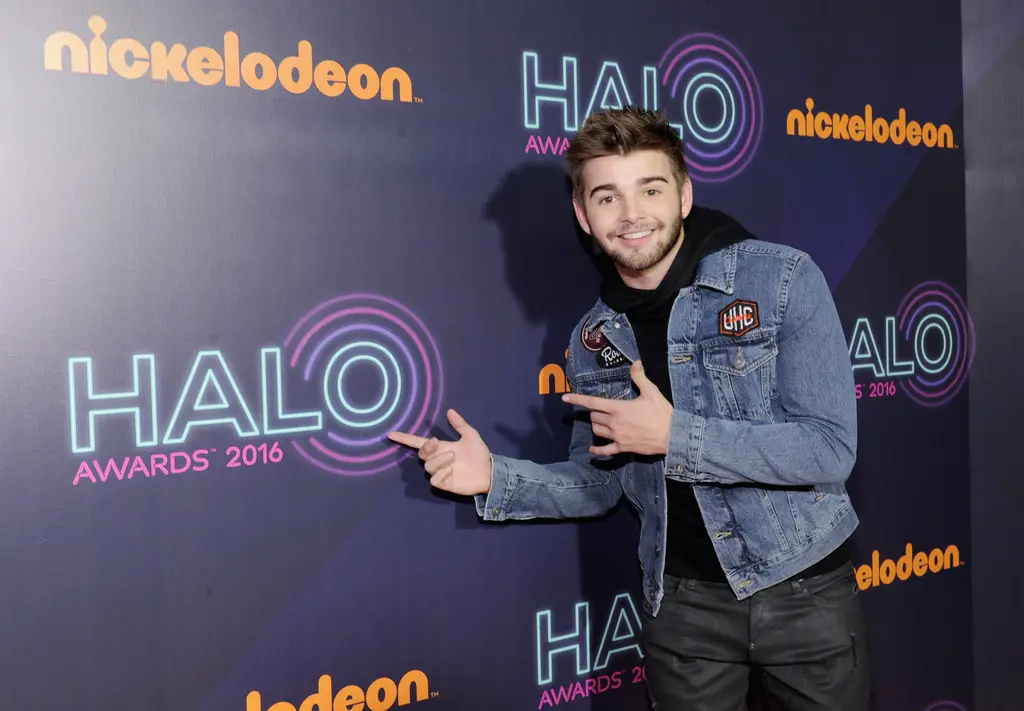 2016nickelodeonhaloawardsarrivals60go-96hz8x