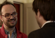 MAGIE : Jarry rit jaune devant Luc Langevin