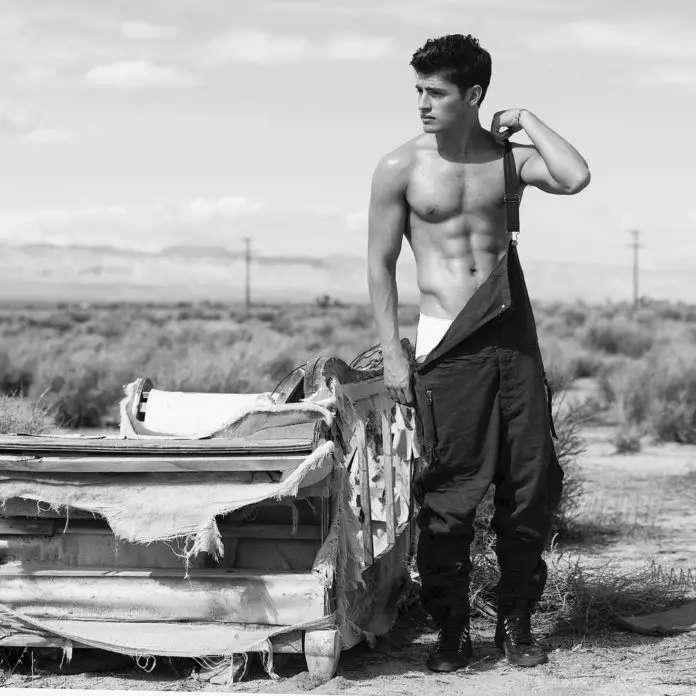 SEXY : Gregg Sulkin shirtless for Flaunt magazine.