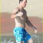 mark-wahlberg-debuts-shorter-hair-while-on-vacation-10