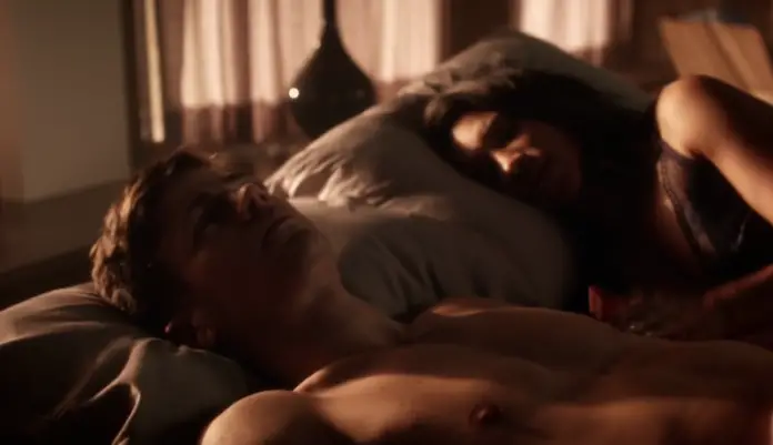 THE FLASH : Barry Allen, shirtless in s3ep10