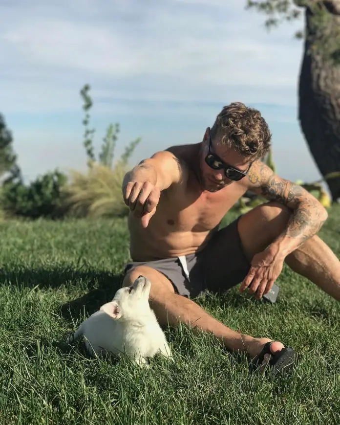 SEXY : Who is Ryan Phillippe’s New Friend?