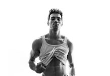 SEXY : Alexis Loizon sort les griffes