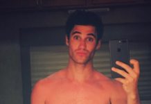 SEXY : Darren Criss posts a nude selfie on Instagram