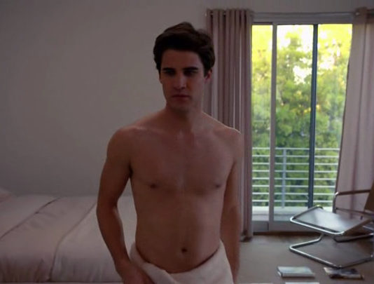 The Assassination of Gianni Versace : Darren Criss laisse tomber la serviette