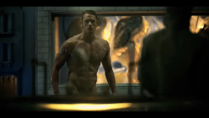 SEXY : Takeshi Kovacs (Joel Kinnaman) nude in « Altered Carbon » episode 1