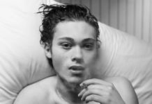 SEXY : Jules Houplain fume au lit