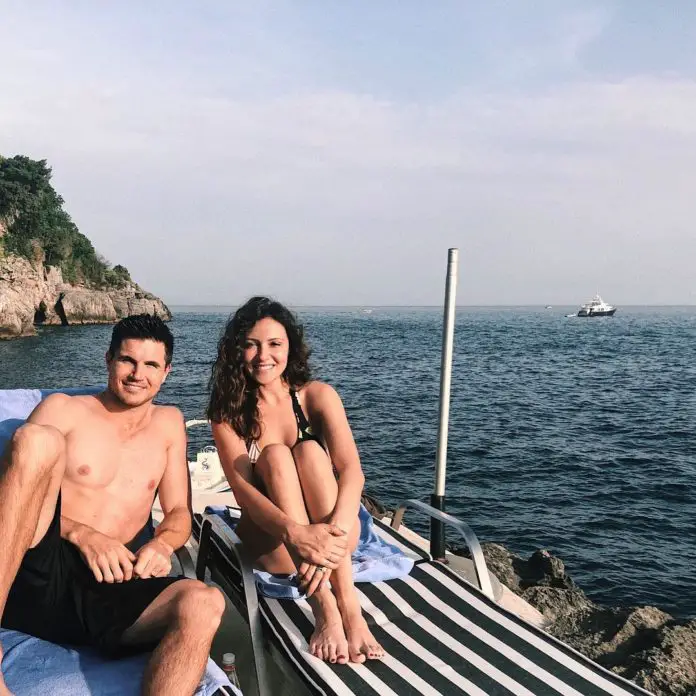 Holidays : Italia Ricci et Robbie Amell en Italie