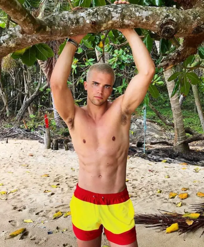 SEXY : with our without Ágatha Ruiz de la Prada swimshorts ?