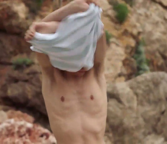 DEMAIN NOUS APPARTIENT : oups, Bart se défringue devant Hugo dans l’épisode 262 et….