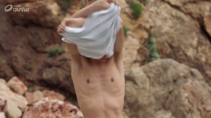 DEMAIN NOUS APPARTIENT : oups, Bart se défringue devant Hugo dans l’épisode 262 et….