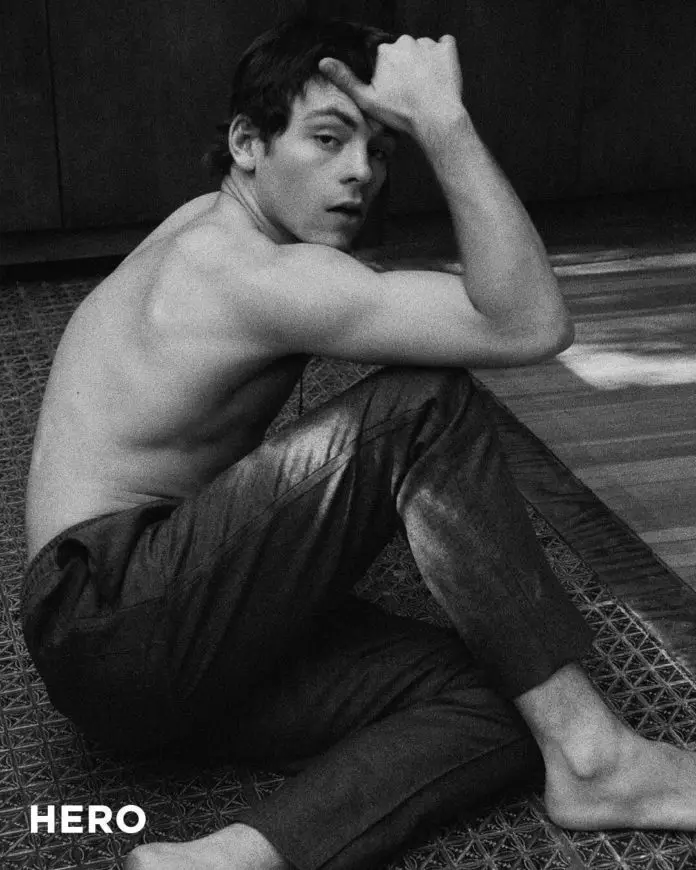 SEXY : Ross Lynch in hero magazine