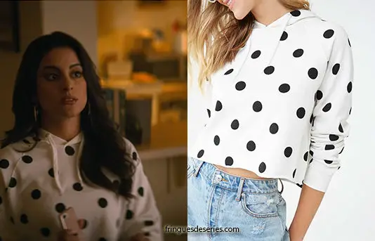 YOU : polka dots hoodie for Delilah in S2E07