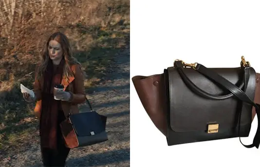 VIRGIN RIVER : Mel’s trapeze bag in S1e01