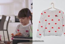 DEMAIN NOUS APPARTIENT : le pull gris imprimé cœurs de Nina dans l’épisode 619