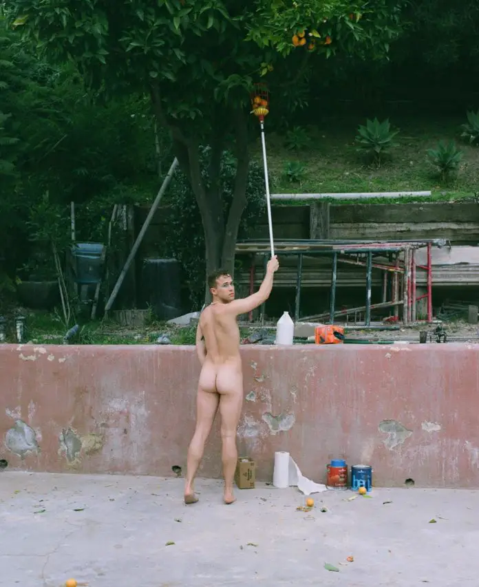 SEXY : a nude Tommy Dorfman by Jasper Soloff